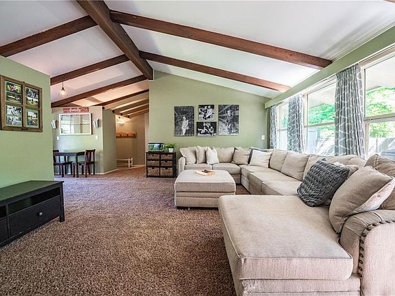 4th image of 2413 Beechwood Dr