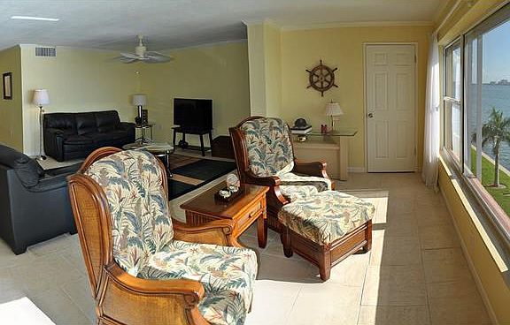 3rd image of 5980 Shore Blvd S APT 402