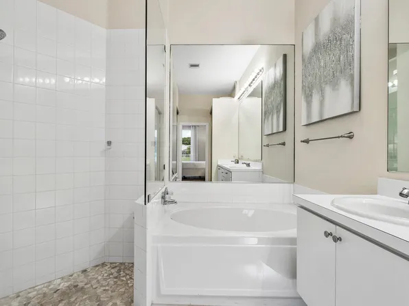 8585 Doverbrook Drive, Palm Beach Gardens, FL 33410