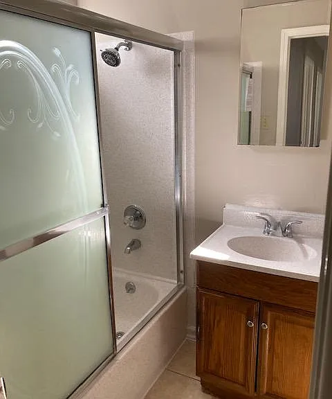 Bath completely refurbished and easily cleaned.