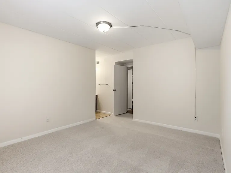 2339 Freetown Ct #33 — Photo 10