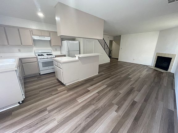 5th image of 12630 Mitchell Ave
