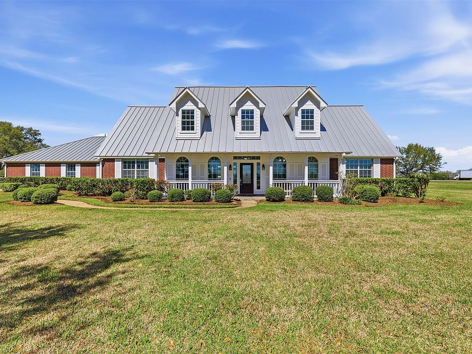1st image of 3232 Blue Grass Dr