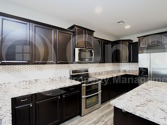 3rd image of 2315 W Desert Ln