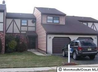 16 Chesterfield Way, Sayreville, NJ 08872