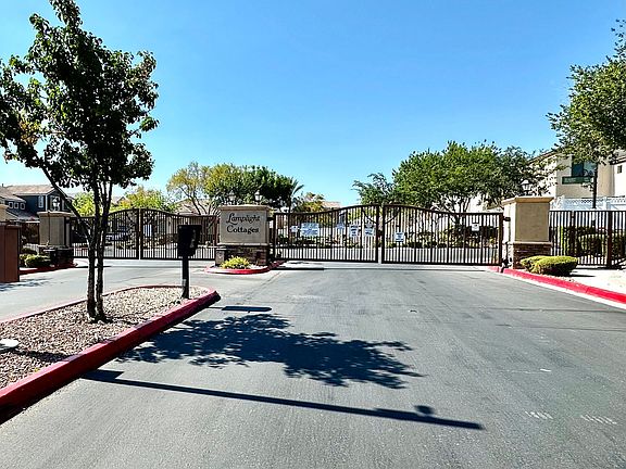 2nd image of 8137 Aurora Mist St