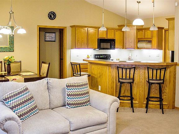 3rd image of 12242 E Ayesbury Ct