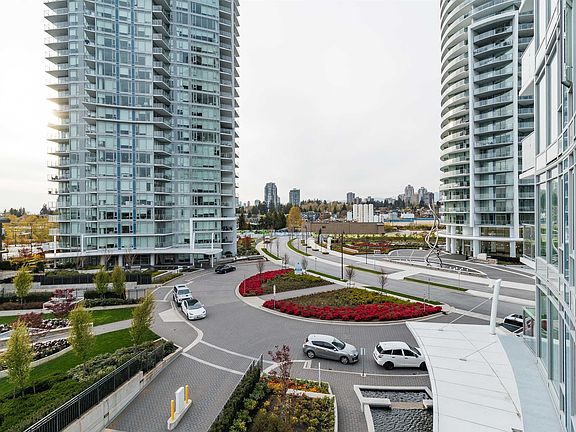 3rd image of 7769 Park Cres #403