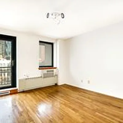 Rented by Compass | media 19