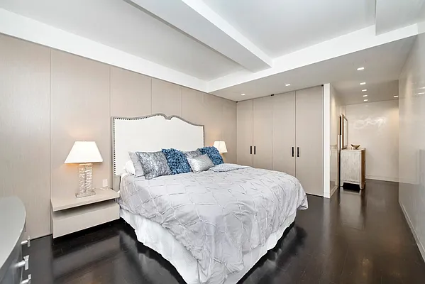 Rented by Keller Williams NYC | media 17