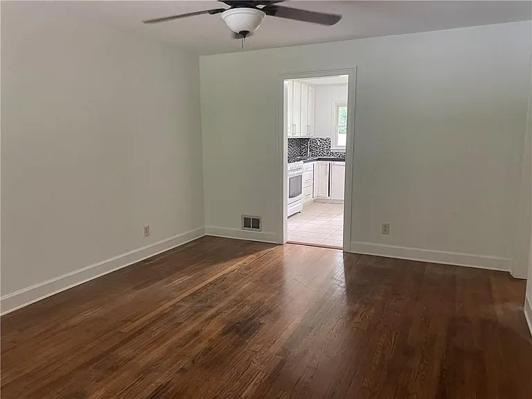 4260 S Lakeshore Dr #RIGHT — Photo 3