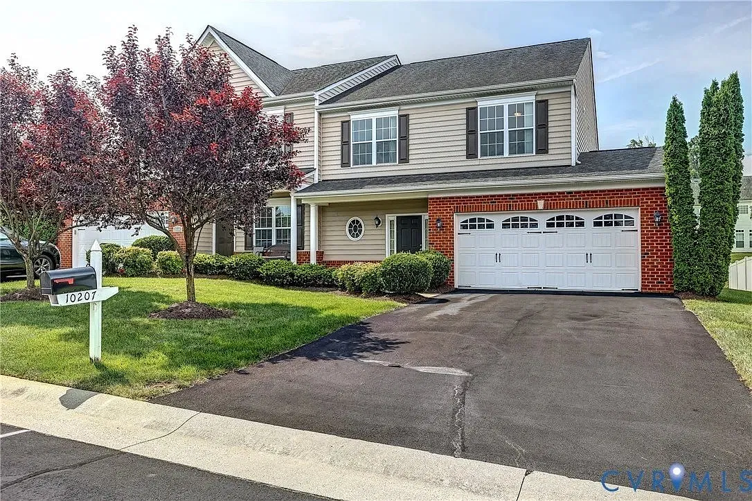 3 bed, 2.5 bath, 2415 sqft, $2,800 — Photo 1
