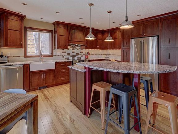 3rd image of 66 S Scimitar Point NW