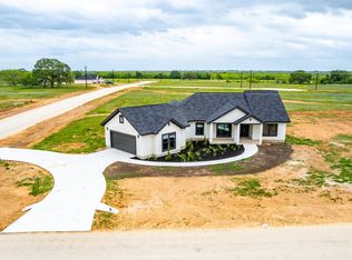 196 Hidden Ranch Ct, Floresville, TX 78114