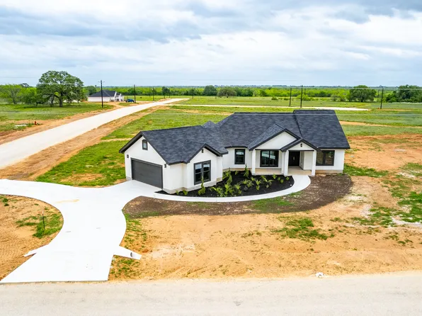 196 Hidden Ranch Ct, Floresville, TX 78114