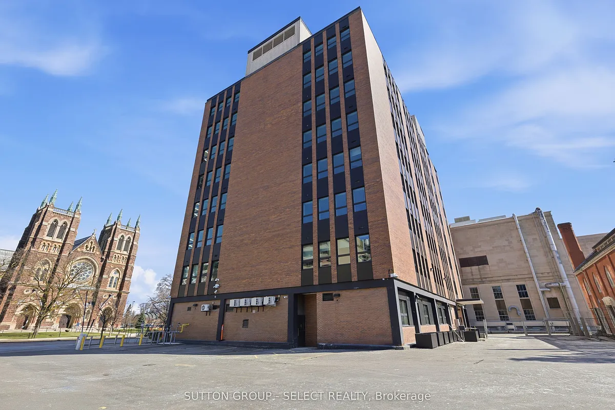 Building Photo - 195 Dufferin Ave #713