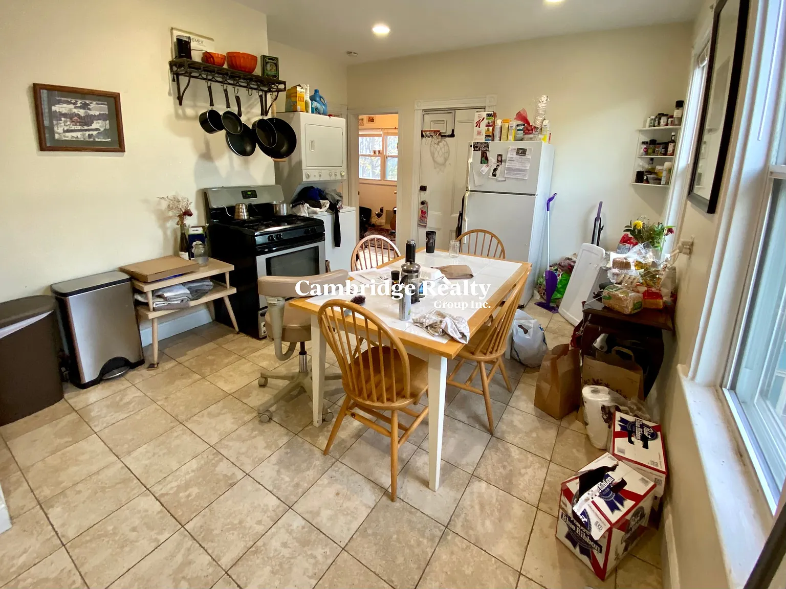 4 bed, 1.0 bath, 1400 sqft, $4,600 — Photo 4