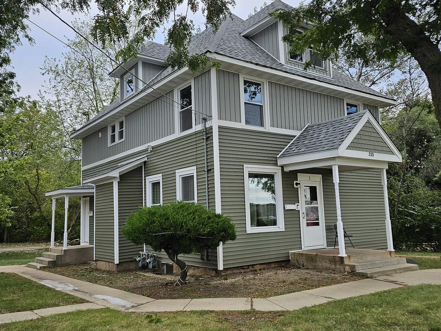 335 E State St — Photo 1