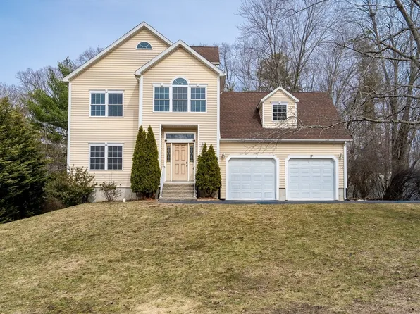 10 Moss St, Burlington, MA 01803