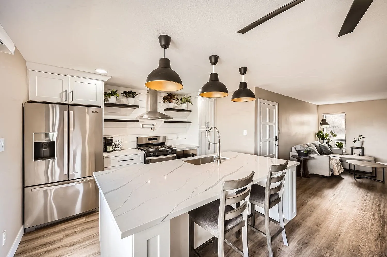 2 bed, 1170 sqft, $2,300 — Photo 1