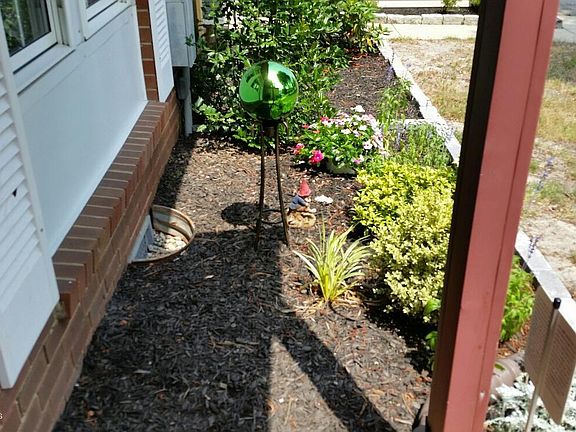 4th image of 6 Greenwood Ln #A