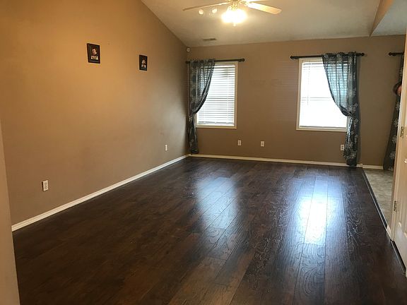 2nd image of 2502 Heartland Greens Point