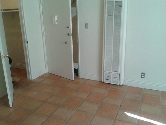 sautillo tile floors throughout