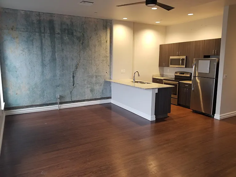 117 W 2nd St #205 — Photo 3