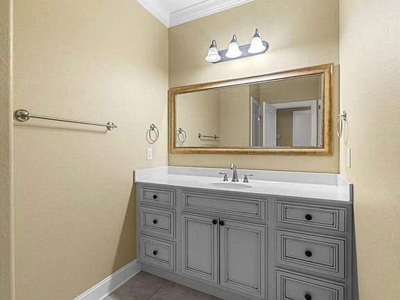 5th image of 6245 Laramie Cir