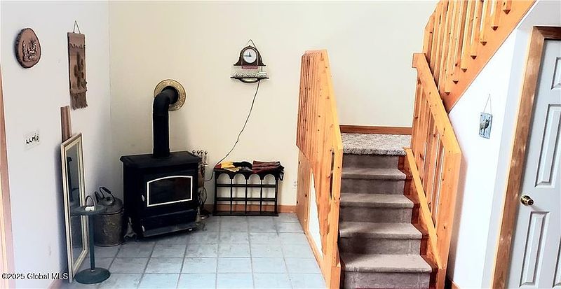 4th image of 102 Kane Lane