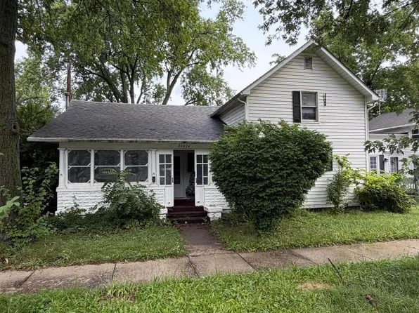 24024 2nd St, Grand Rapids, OH 43522