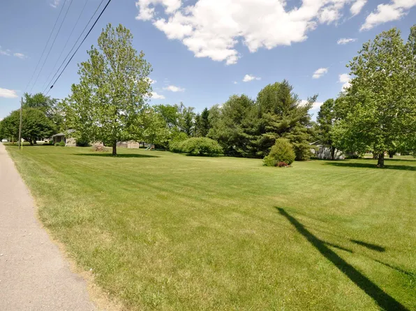 Rinard St, Parker City, IN 47368