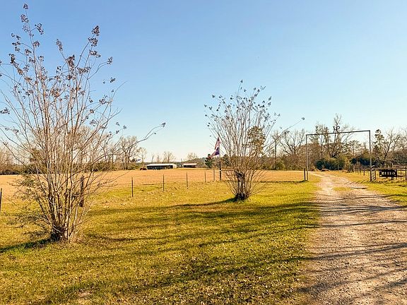 3rd image of 301 Paul Poe Rd