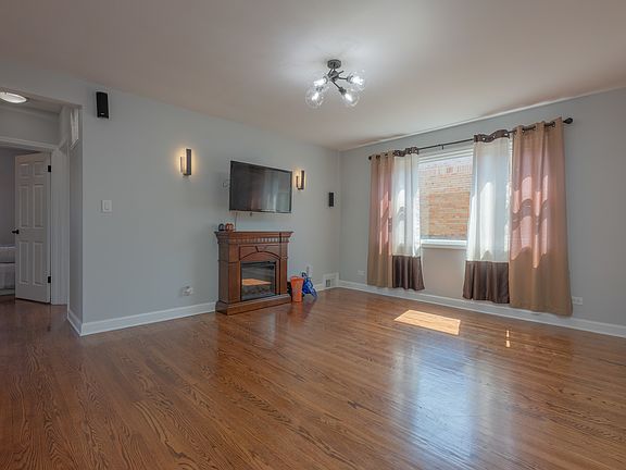 4th image of 4943 N Kimball Ave #2