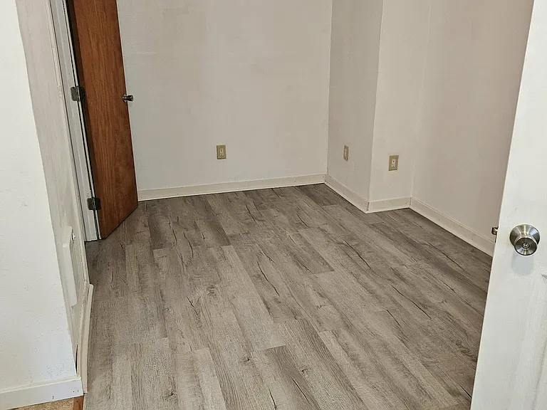 Clay St — Photo 1