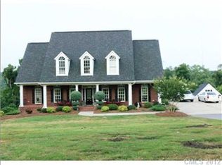 112 Lafar Cir, Dallas, NC 28034