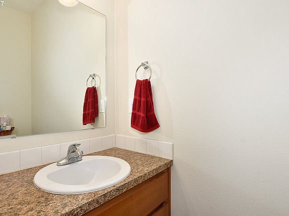 5th image of 5316 NE 83rd Pl