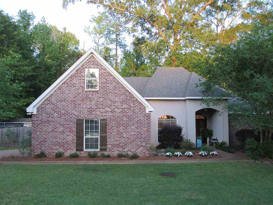 1st image of 429 Old Town Cir