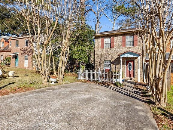 5th image of 2379 Gregory Dr