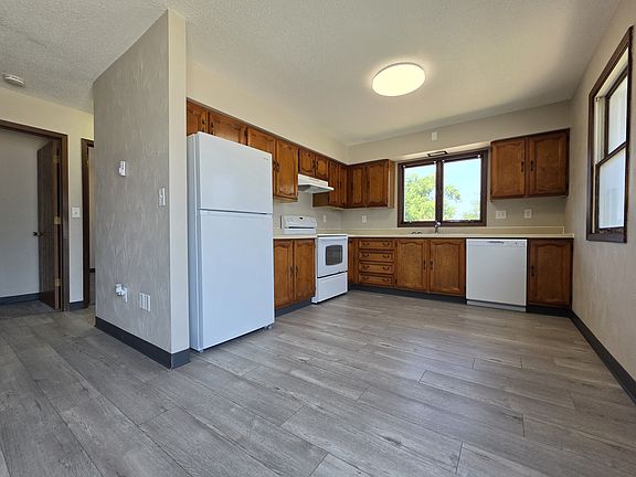 3rd image of 400 3rd Ave SW Unit 4