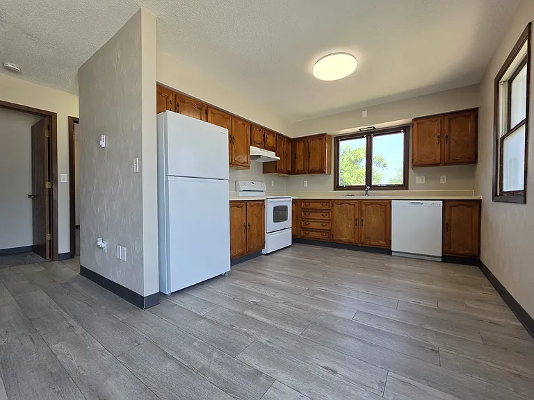 400 3rd Ave SW #4 — Photo 3