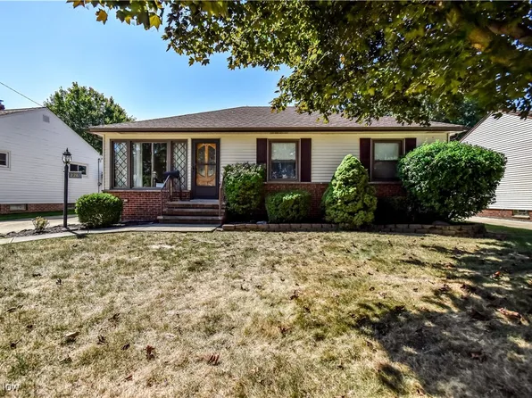 726 Glenhurst Rd, Willowick, OH 44095