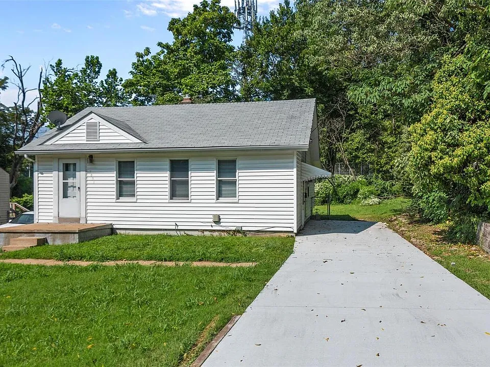 2831 Angelo Ave