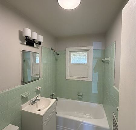 3rd image of 714 Secrest Ave