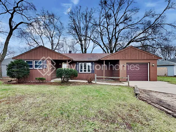 3202 Pheasant Dr, Arlington Heights, IL 60008