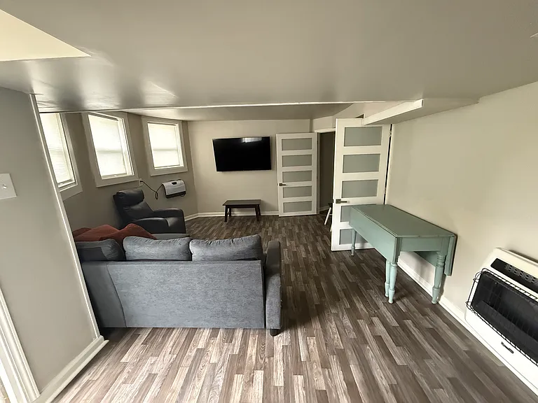 106 E Walnut St #1 — Photo 31