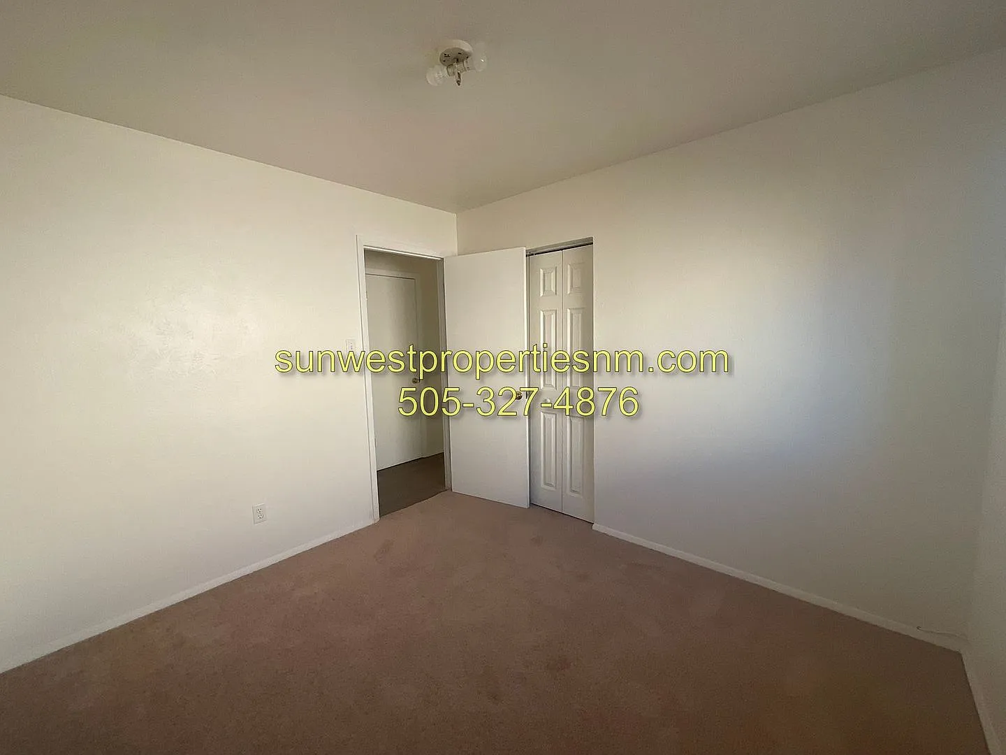 3 Bedroom, 2 Bathroom House — Photo 4