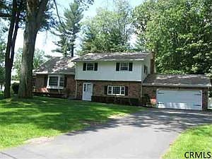 1st image of 15 Trice Dr