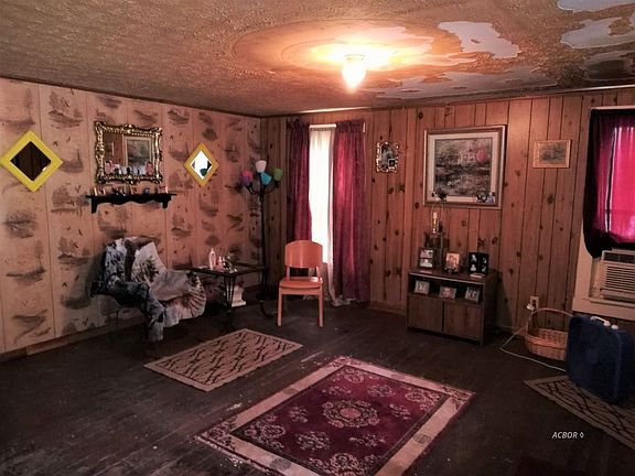 4th image of 19437 Circle Dr
