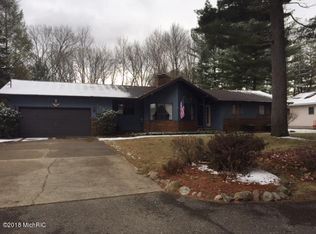 2295 Cress Creek Dr, Muskegon, MI 49444